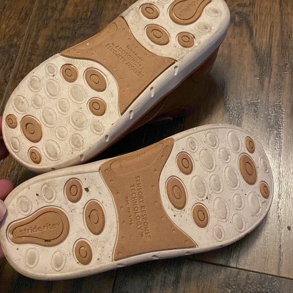 2 pairs of boots/shoes.   Size 8/8W.  Brown shoes are NWOT. - Picture 3 of 8